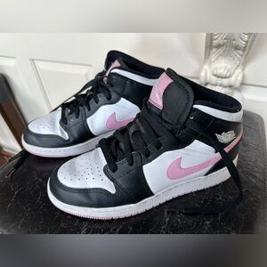 Air Jordan high top shoes